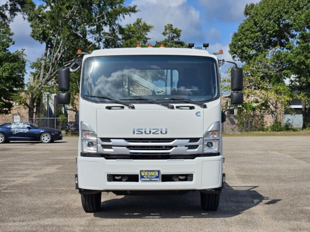 Used 2024 Isuzu FTR Truck