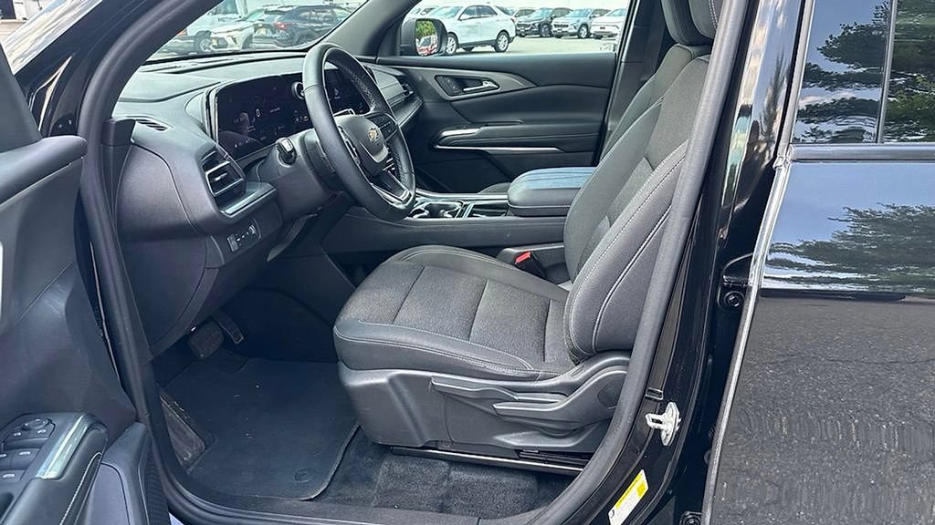 2024 Chevrolet Traverse LS - Photo 11