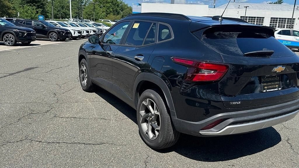Used 2024 Chevrolet Trax LT SUV