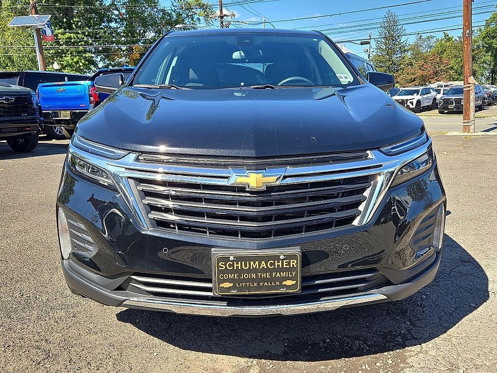 2022 Chevrolet Equinox LT photo 2