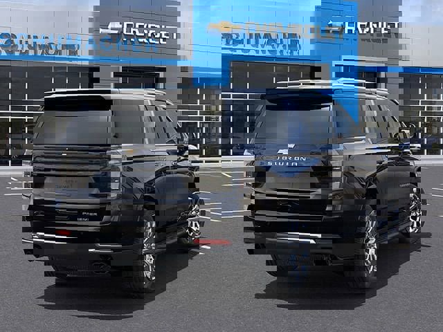 2025 Chevrolet Suburban Premier photo 4