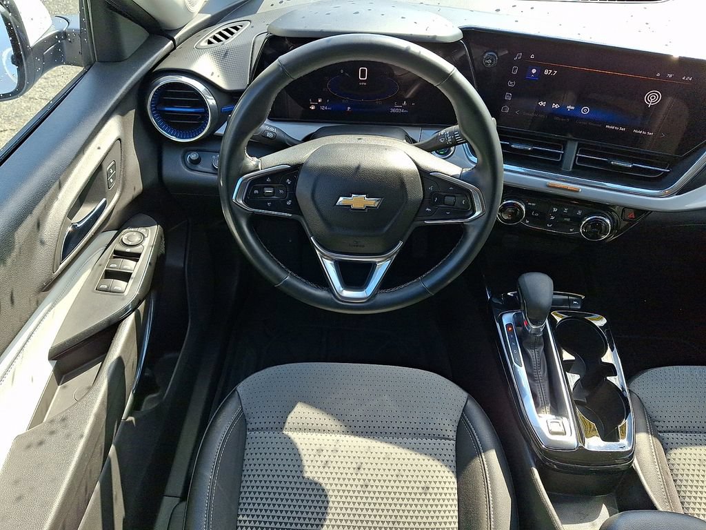 2024 Chevrolet Trax LT - Photo 11