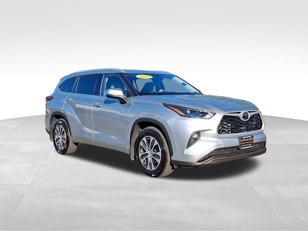 2022 Toyota Highlander XLE SUV