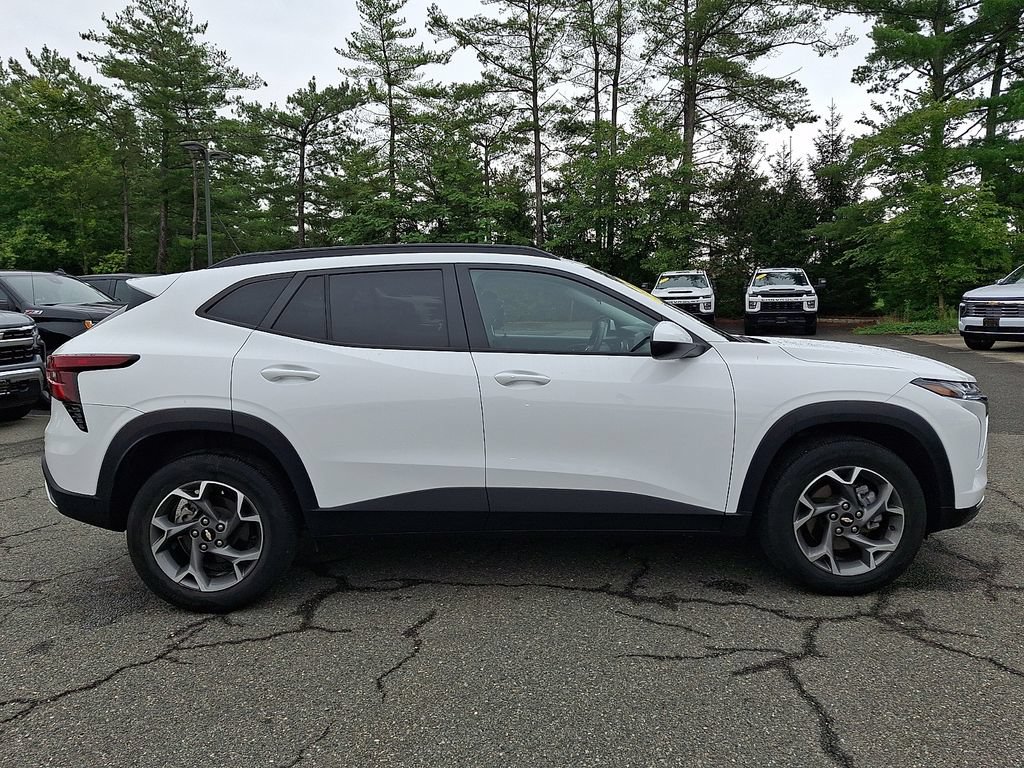2024 Chevrolet Trax LT - Photo 7