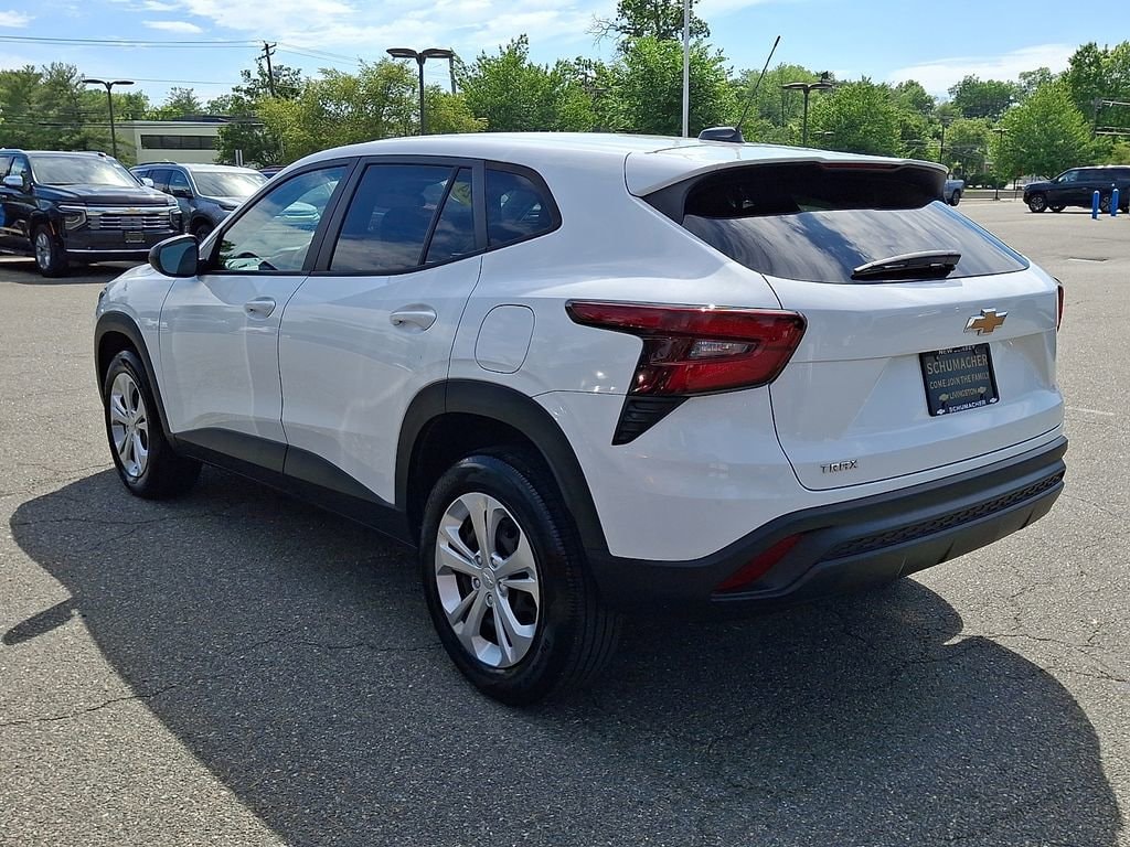 Used 2024 Chevrolet Trax LS SUV