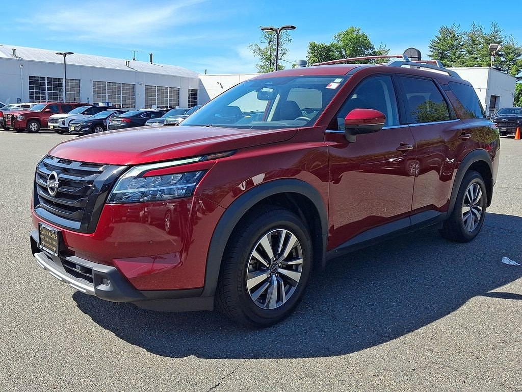 Used 2022 Nissan Pathfinder SL 4WD SUV
