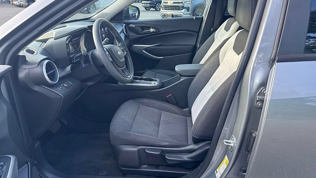 2024 Chevrolet Trax LS - Photo 11
