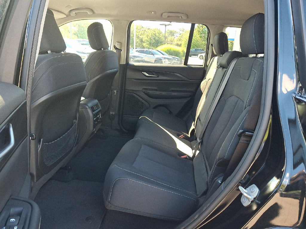 2023 Jeep Grand Cherokee Laredo - Photo 10