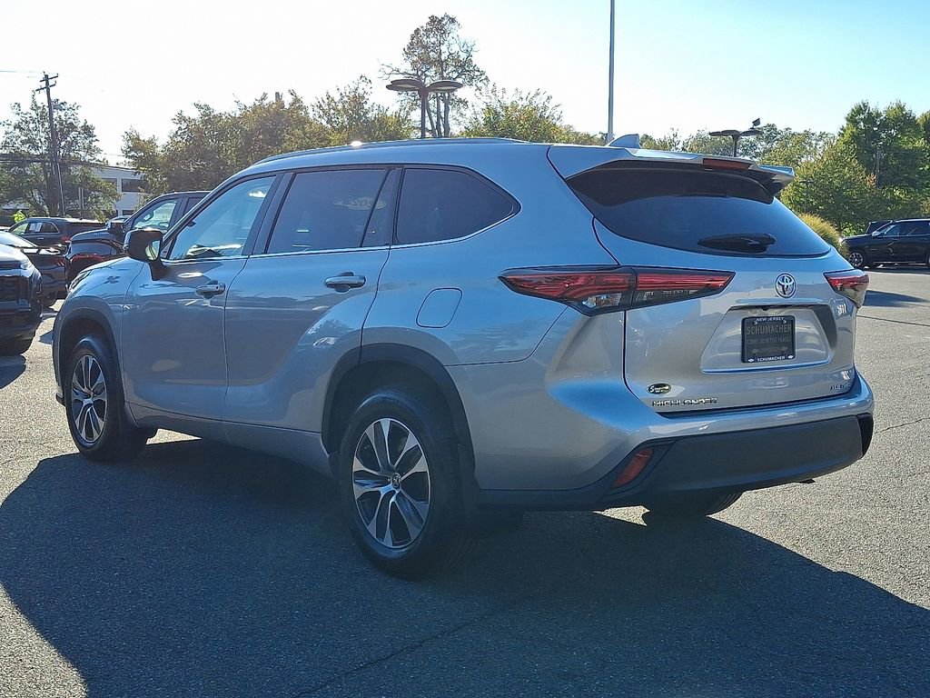 2022 Toyota Highlander XLE photo 4