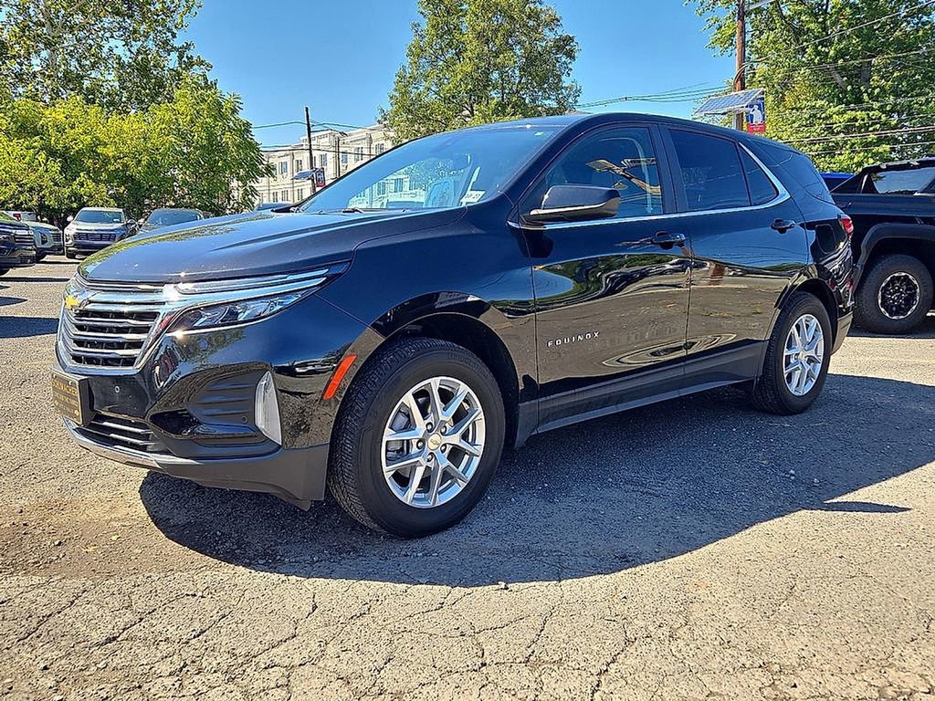2022 Chevrolet Equinox LT photo 3