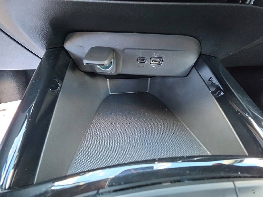 2024 Chevrolet Trax LT - Photo 13