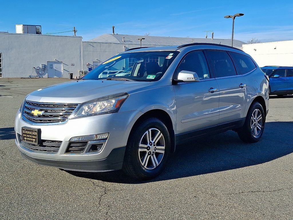2017 Chevrolet Traverse 1LT photo 3