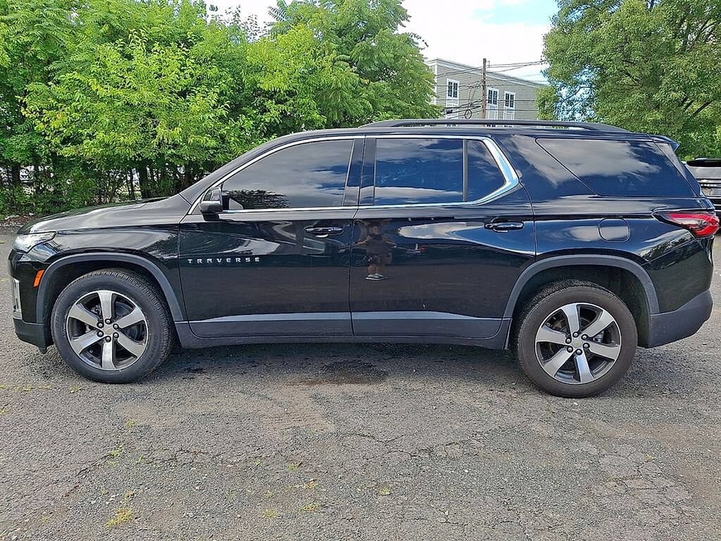 Used 2023 Chevrolet Traverse LT Leather SUV