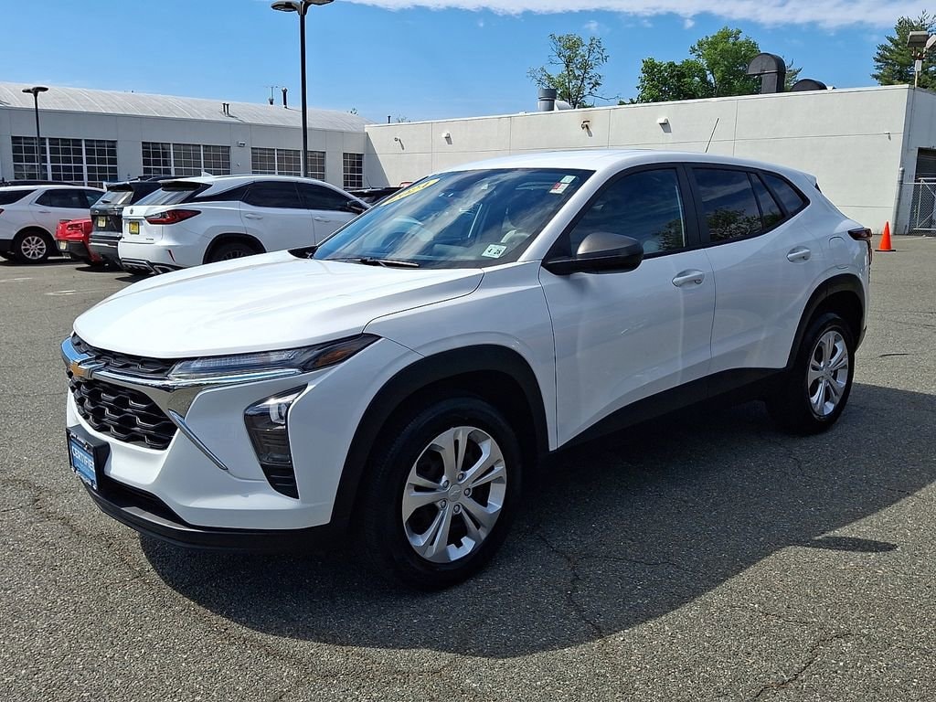 Used 2024 Chevrolet Trax LS SUV