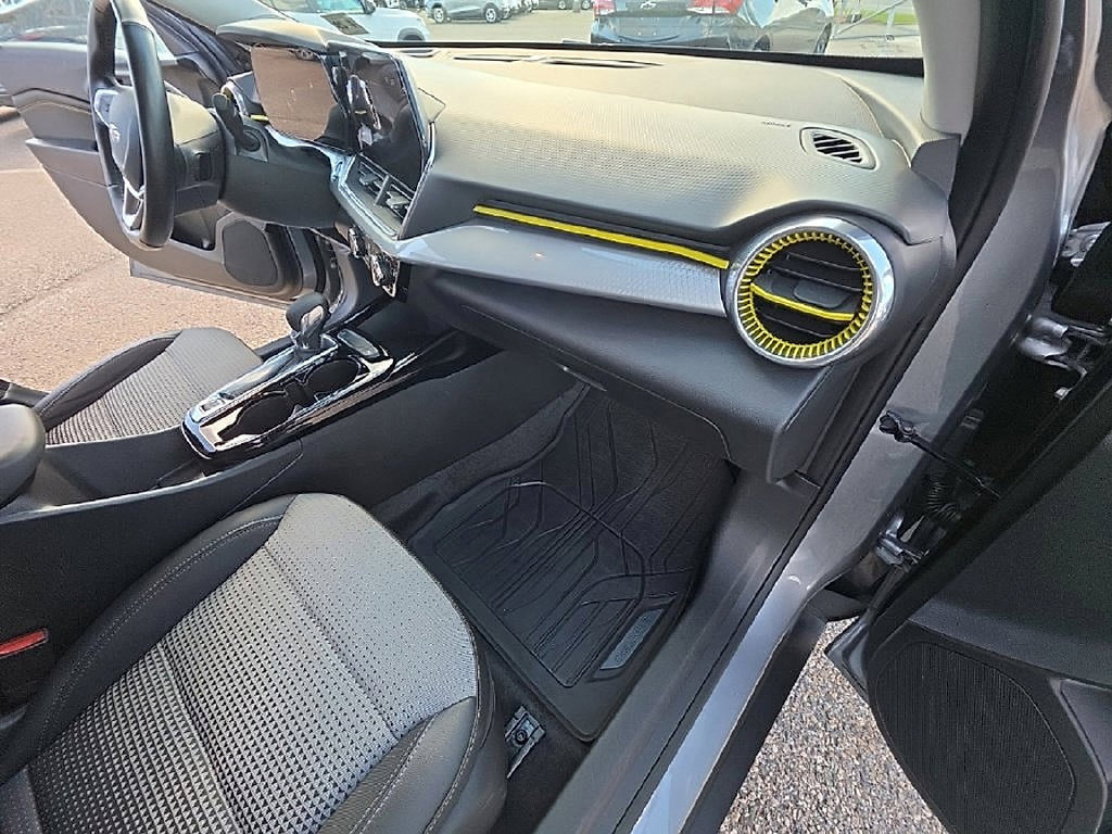 2024 Chevrolet Trax LT - Photo 18