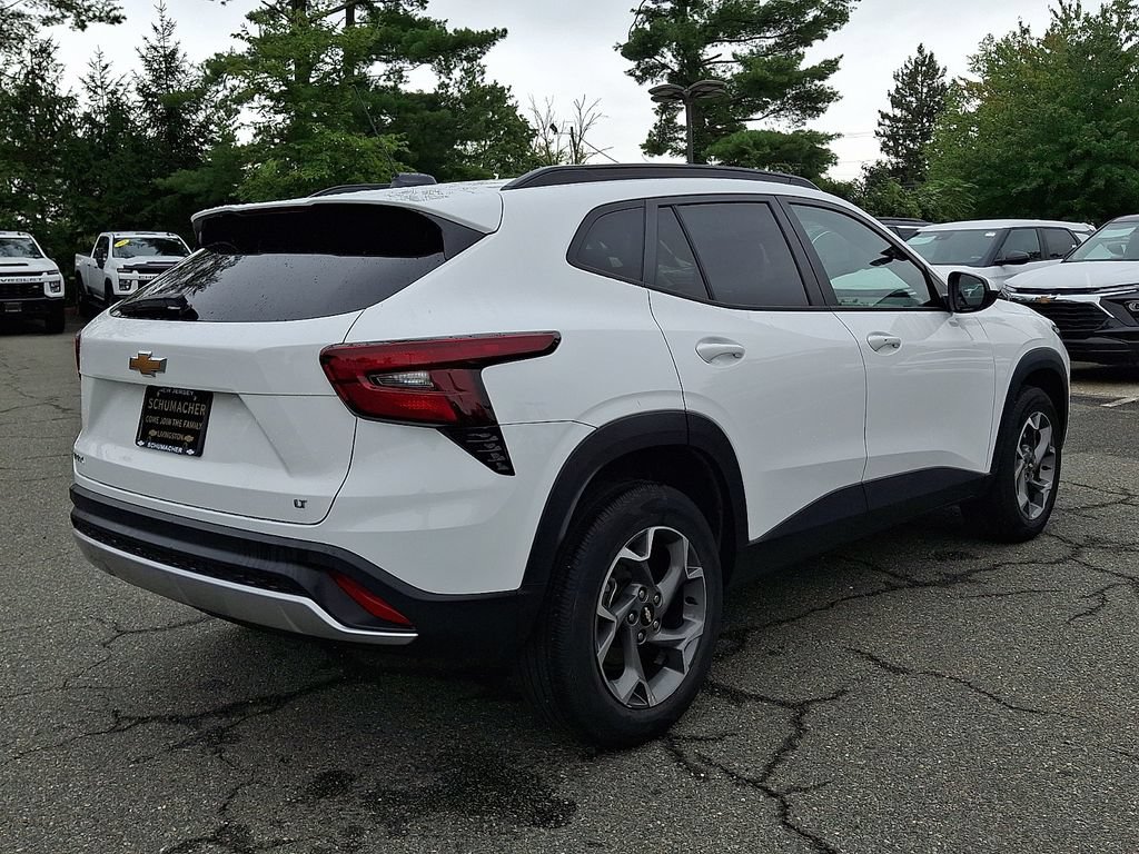 2024 Chevrolet Trax LT - Photo 6
