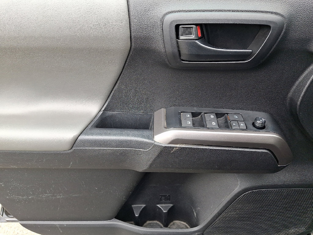 2023 Toyota Tacoma SR5 - Photo 12