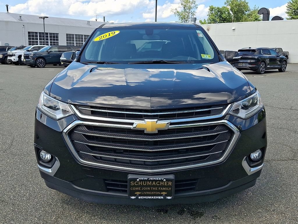 Used 2019 Chevrolet Traverse 3LT with VIN 1GNEVHKW7KJ302784 for sale in Livingston, NJ