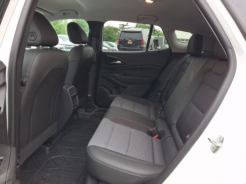 2024 Chevrolet Trax LT - Photo 10