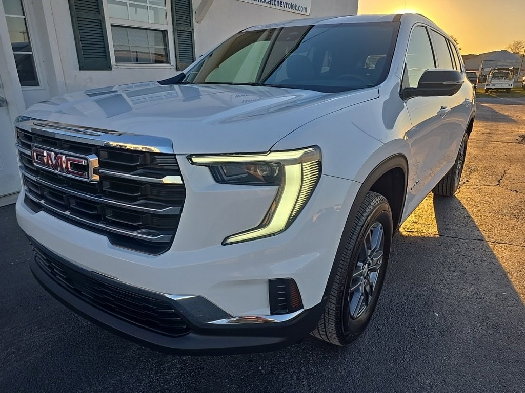 Used 2025 GMC Acadia Elevation SUV