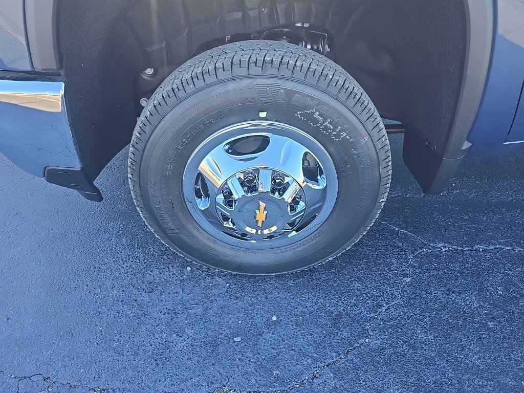2026 Chevrolet Silverado 3500HD LT photo 4