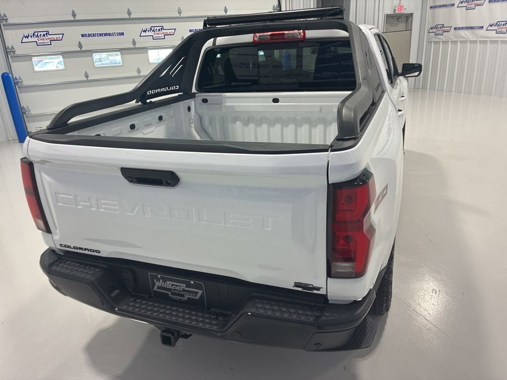 2025 Chevrolet Colorado Z71 - Photo 12