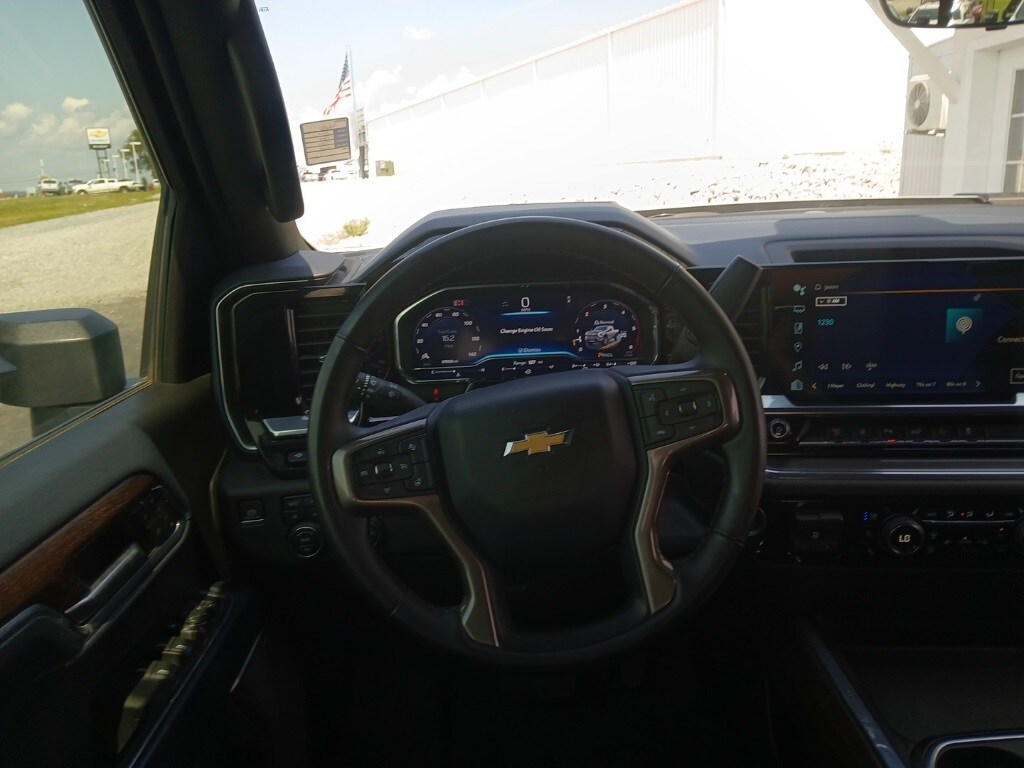 2024 Chevrolet Silverado 3500HD High Country photo 2