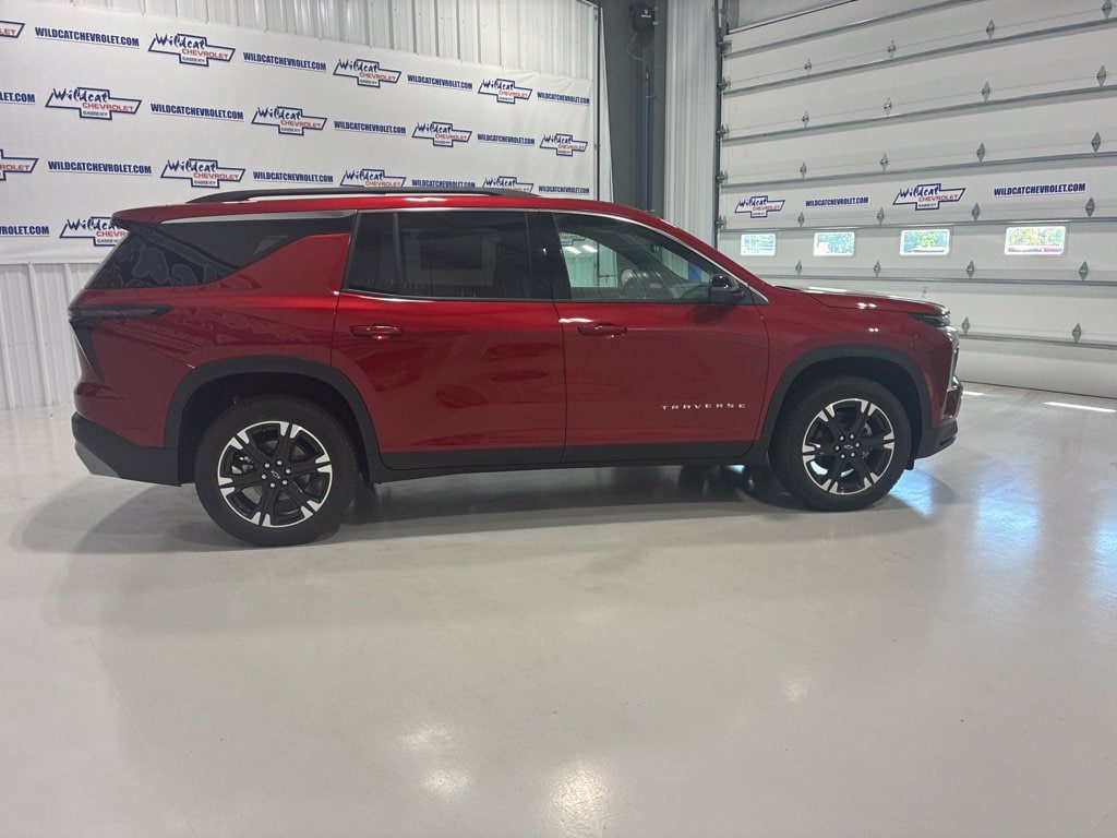 2027 Chevrolet Traverse LT - Photo 6