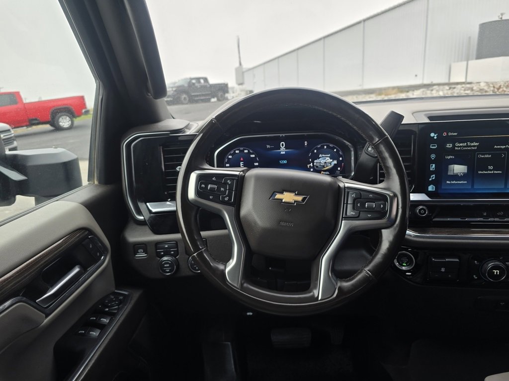 2024 Chevrolet Silverado 2500HD LT photo 2