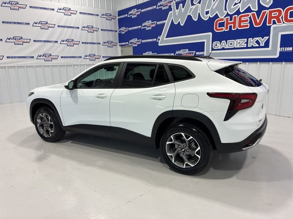 Used 2025 Chevrolet Trax LT SUV