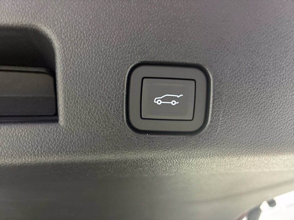 2027 Chevrolet Traverse LT - Photo 43