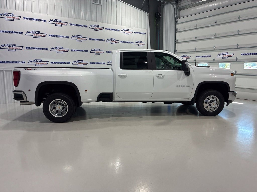 2026 Chevrolet Silverado 3500 HD LT - Photo 9