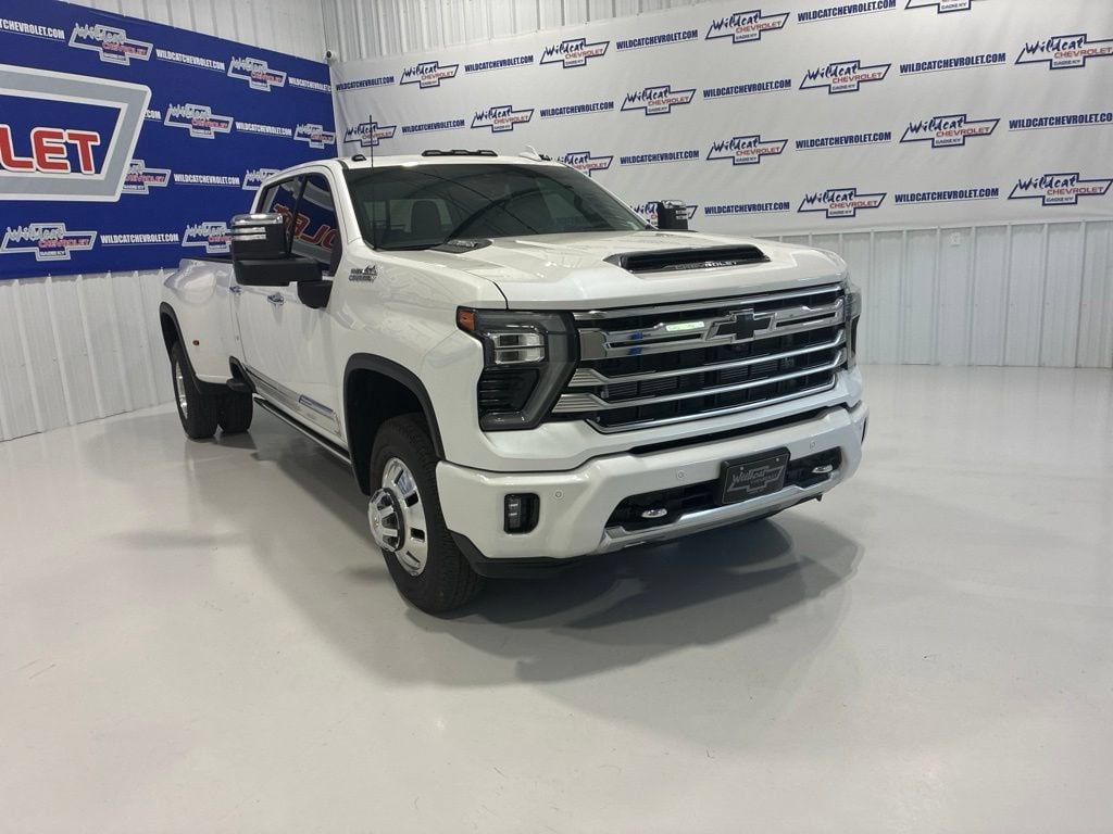 2025 Chevrolet Silverado 3500HD High Country - Photo 11