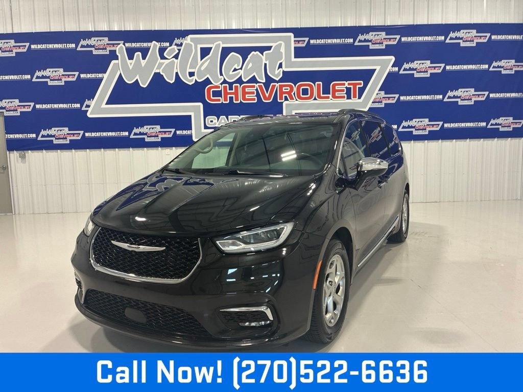 2023 Chrysler Pacifica Limited's photo