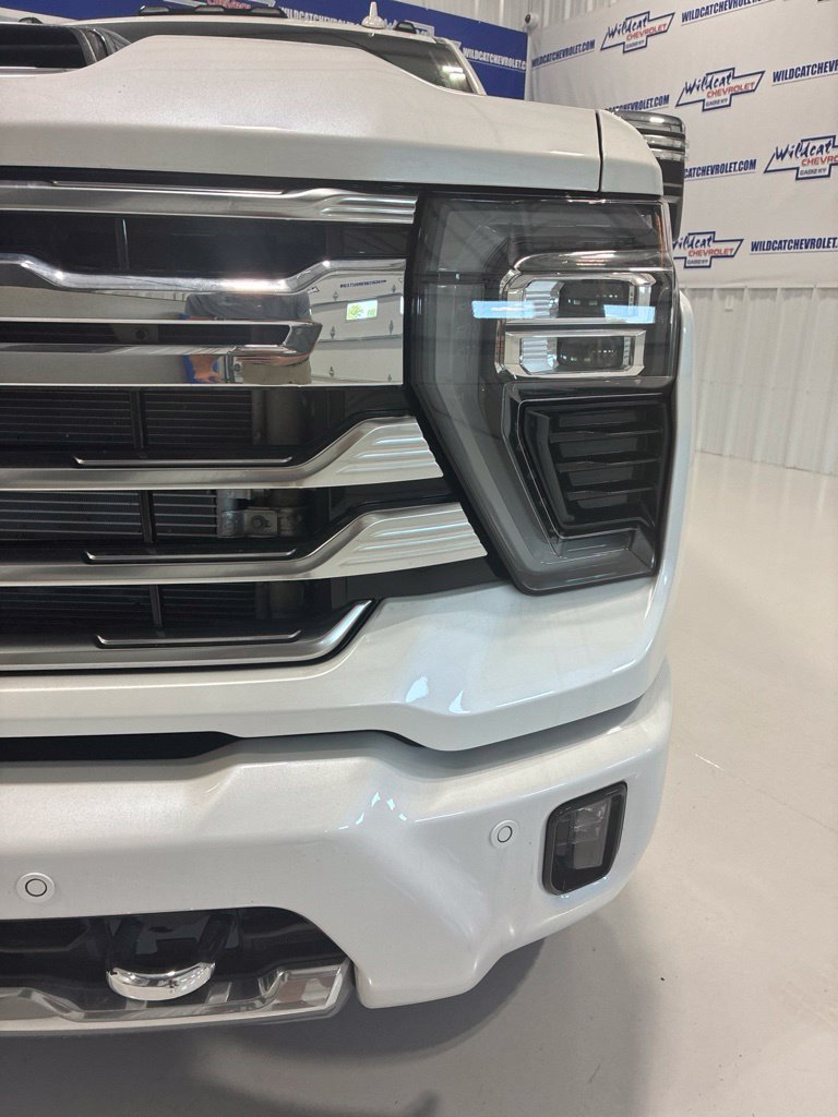 2025 Chevrolet Silverado 3500HD High Country - Photo 8