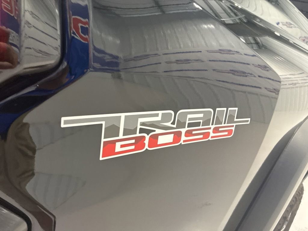 2025 Chevrolet Colorado Trail Boss - Photo 8