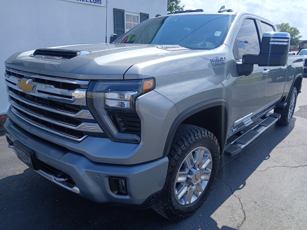 2024 Chevrolet Silverado 3500HD High Country photo 3