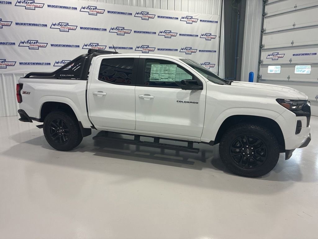 2025 Chevrolet Colorado Z71 - Photo 15