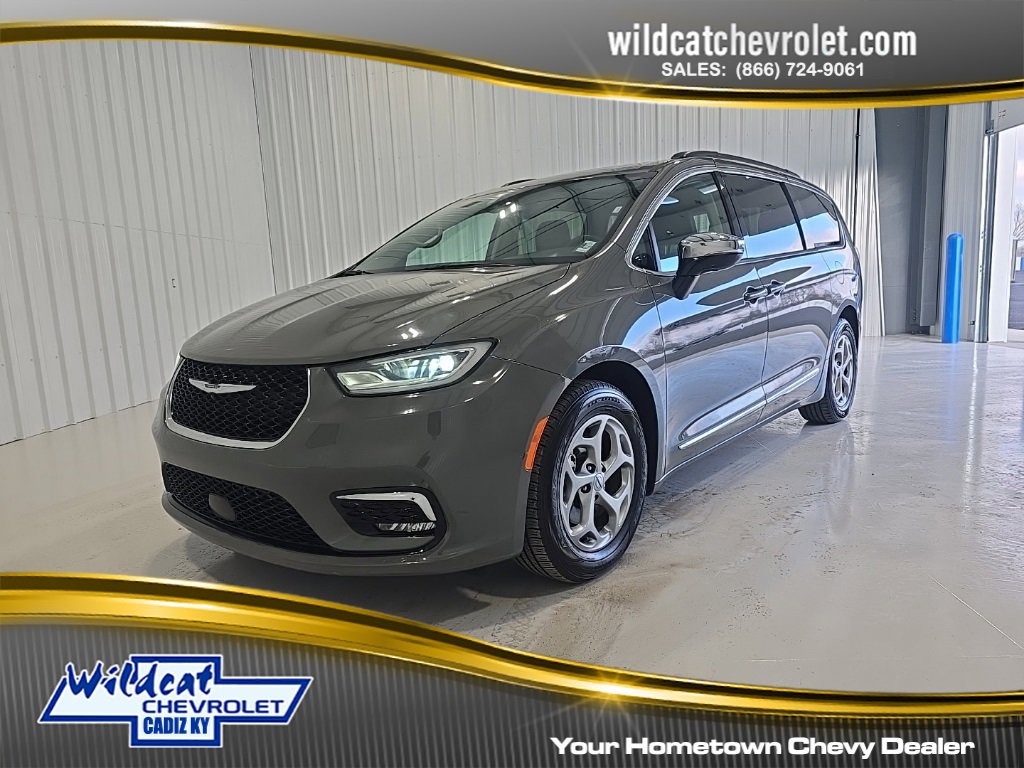 2023 Chrysler Pacifica Limited's photo