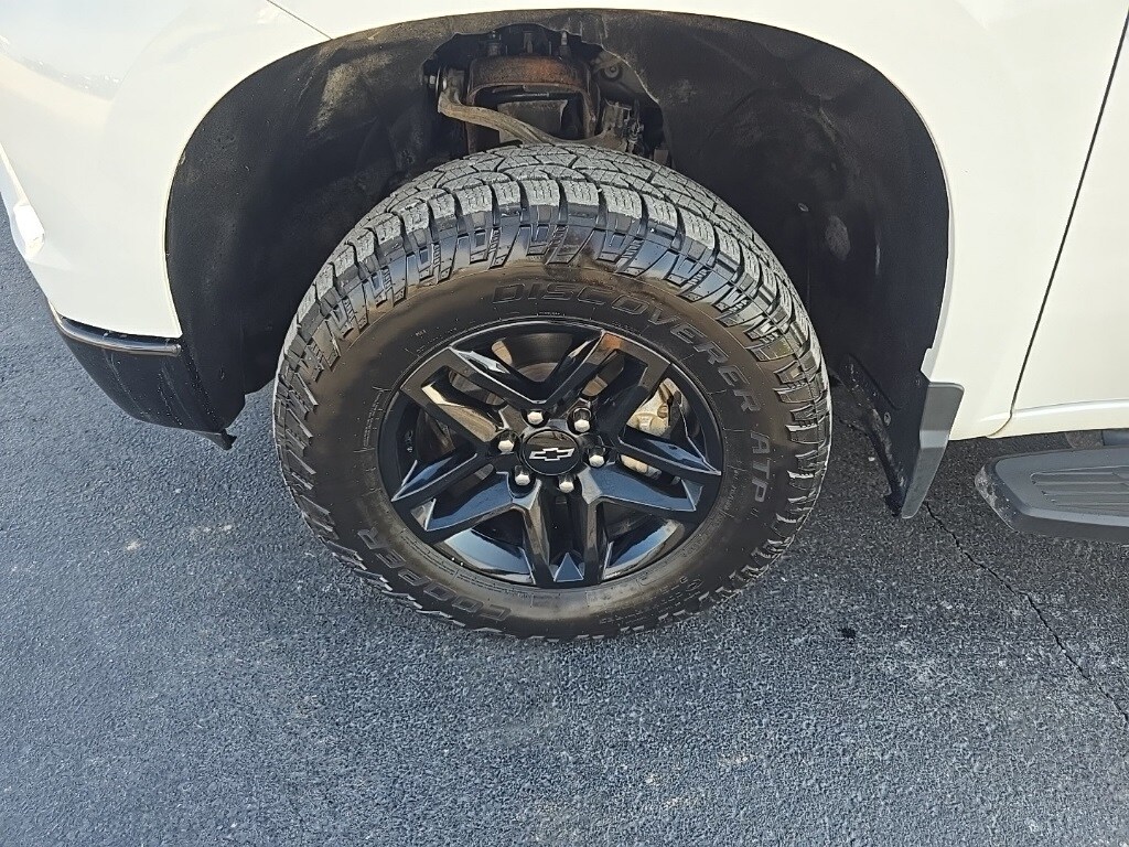 2023 Chevrolet Silverado Trail Boss LT photo 4
