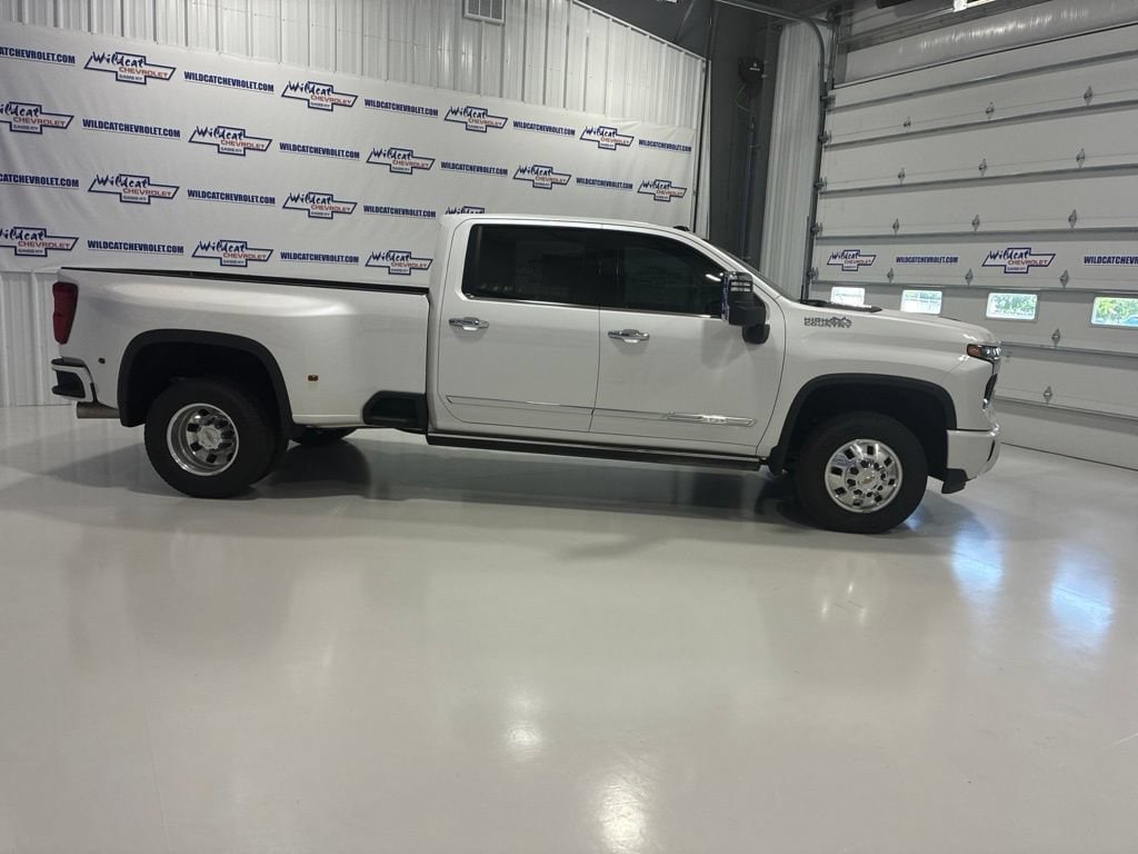 2025 Chevrolet Silverado 3500HD High Country - Photo 9