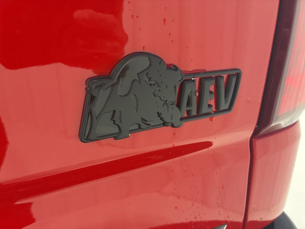 2026 Chevrolet Silverado 1500 ZR2 - Photo 8