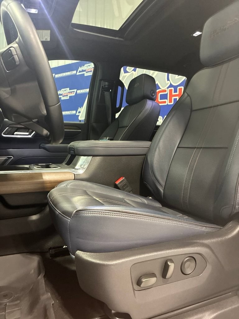 2025 Chevrolet Silverado 3500HD High Country - Photo 17