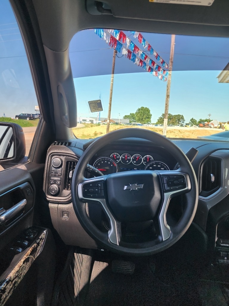 Used 2021 Chevrolet Silverado 1500 Custom with VIN 3GCPYCEF5MG436026 for sale in Cadiz, KY