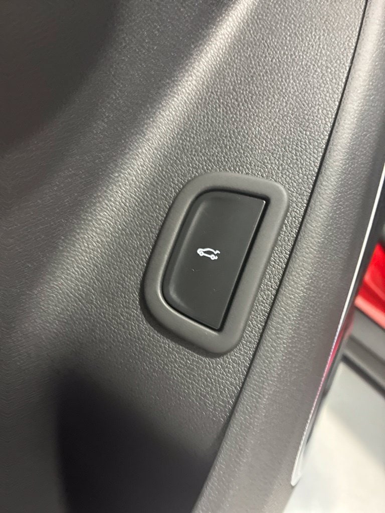2027 Chevrolet Traverse LT - Photo 19