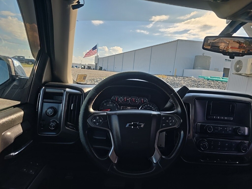 2014 Chevrolet Silverado 1500 LT photo 2