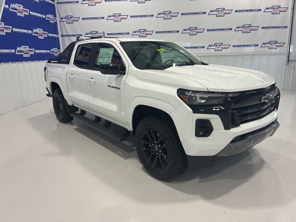 2025 Chevrolet Colorado Z71 - Photo 16