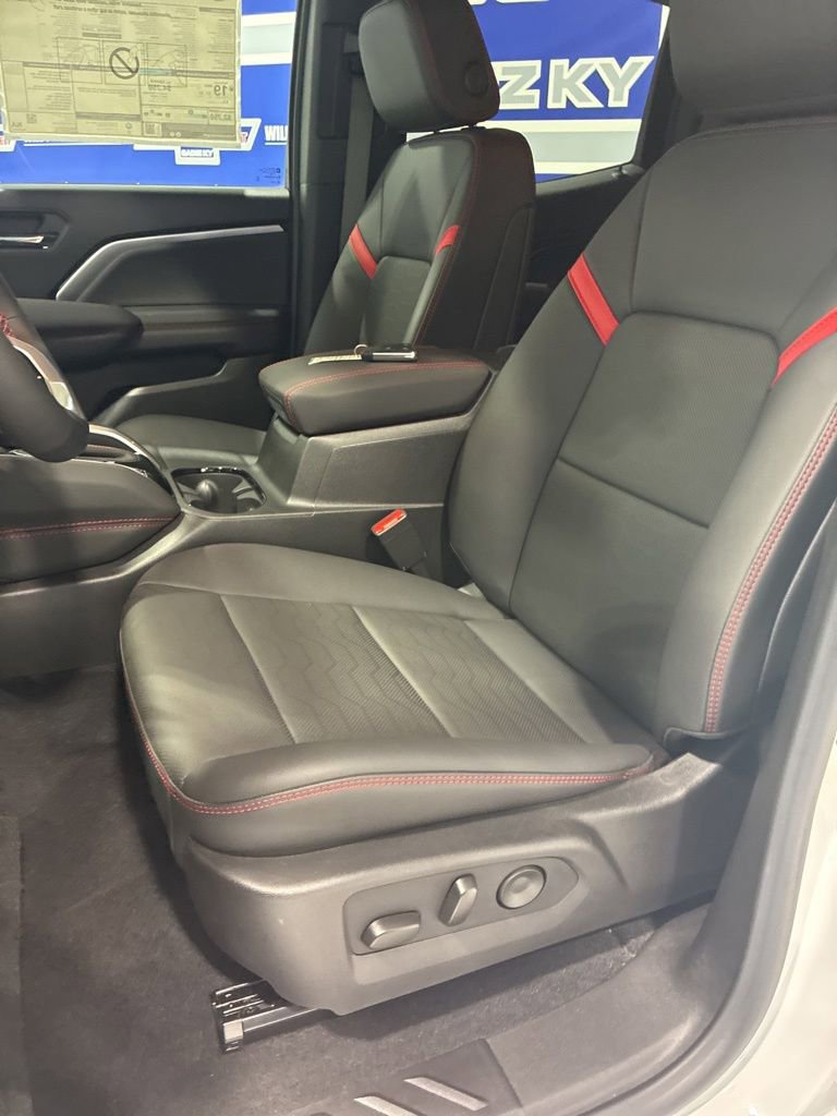 2025 Chevrolet Colorado Z71 - Photo 22
