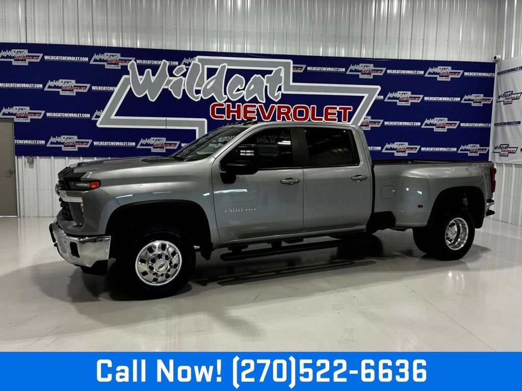 2025 Chevrolet Silverado HD LT 4WD Crew Cab Long Box DRW's photo
