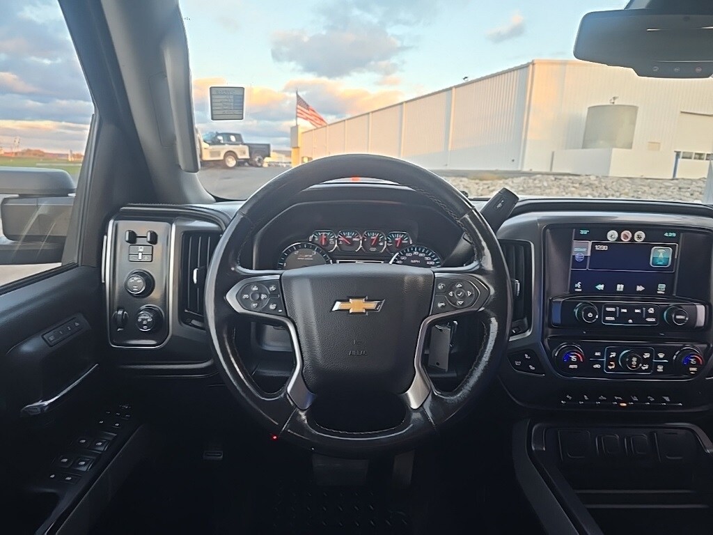 2015 Chevrolet Silverado 2500HD LTZ photo 2